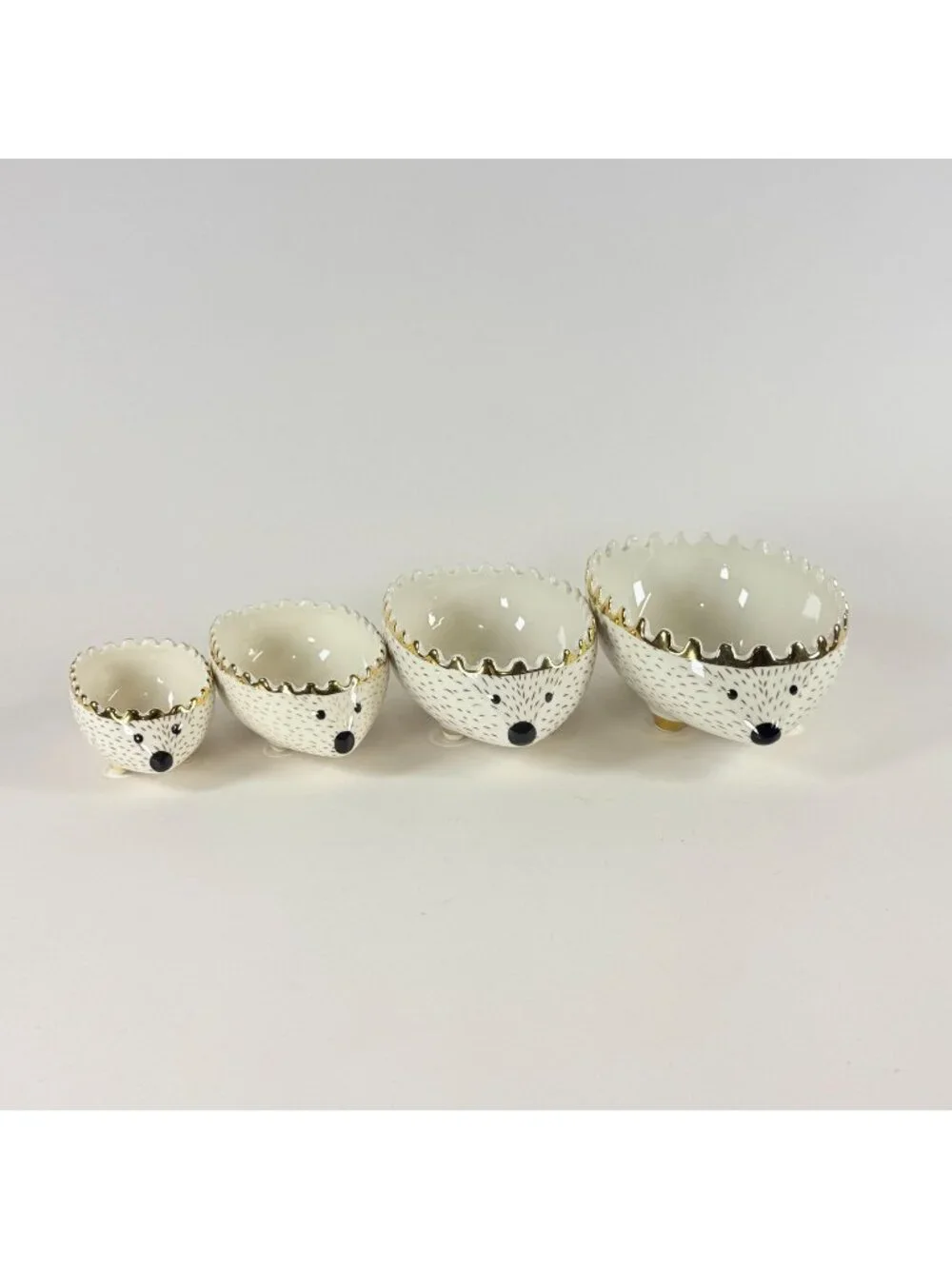 Signature Hedgehog Shaped Nested Bowls 4 Pieces Measuring Cups White Gold